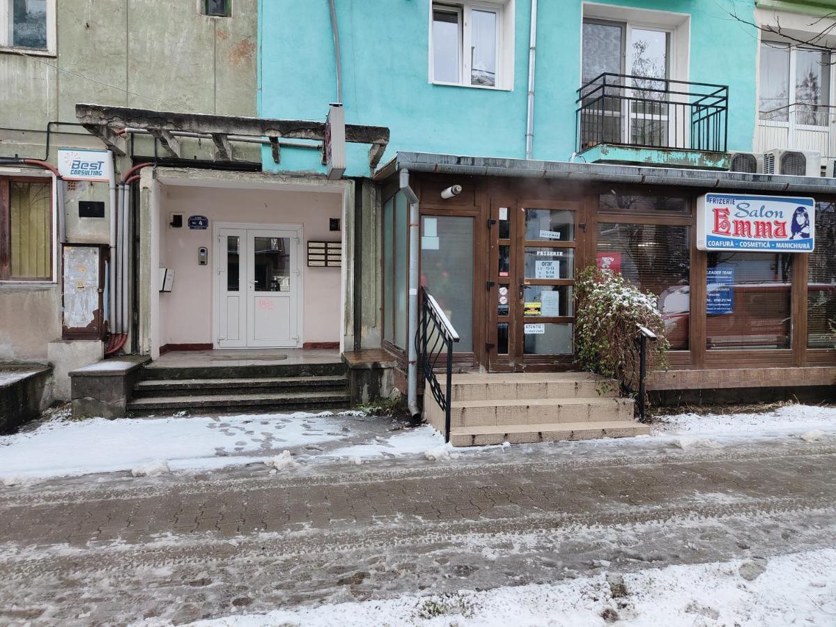 Ferienwohnung Cyborg Flat Petroşani Exterior foto